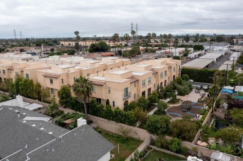 2651 Lincoln Ave, Anaheim CA  92801-6399 exterior