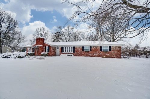 4233 Forsythia Dr, Cincinnati, OH 45245-1693