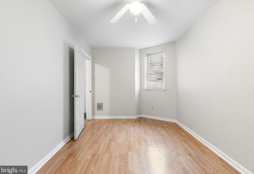 2404 9 St, Philadelphia PA 19133-0016 exterior