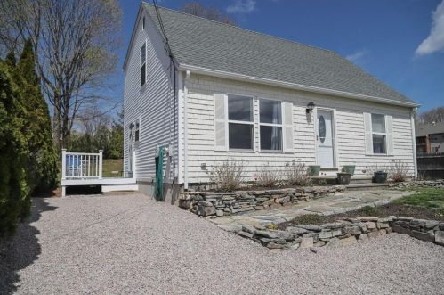 12 Ashworth Ln, Westerly, RI 02891-2148