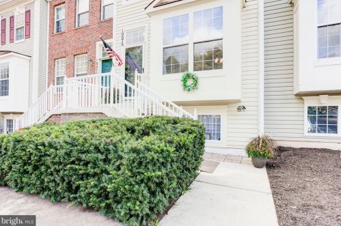 10070 Moxleys Ford Ln, Bristow, VA 20136-3002