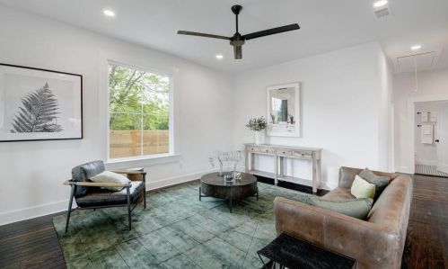 4703 Delores Ave, Austin TX  78721-2001 exterior