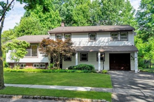 22 Dogwood Ter, Springfield, NJ 07081-2404
