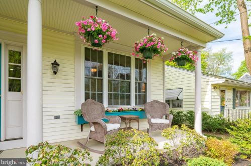 311 Reillywood Ave, Tavistock, NJ 08033-2205