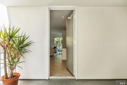 1227 Shelter Bay Ave, Mill Valley, CA 94941-3086