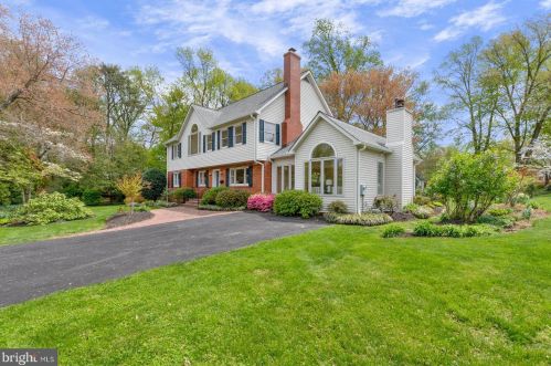 6719 Rolfs Rd, Falls Church, VA 22042-4141