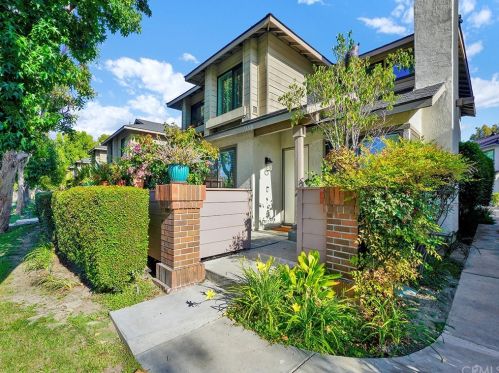 1310 Mako Ln, Anaheim, CA 92801-1758