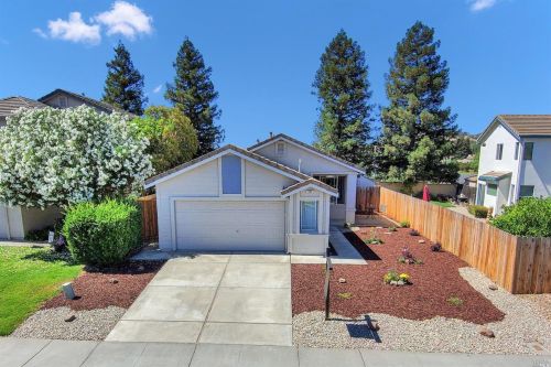 629 Blarney Cir, Vacaville, CA 95688-8564