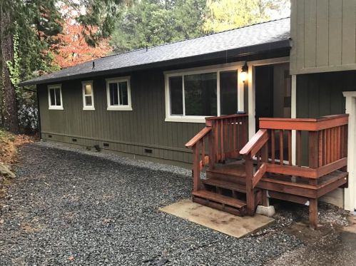 12201 Loma Rica Dr, Grass Valley, CA 95945-9324