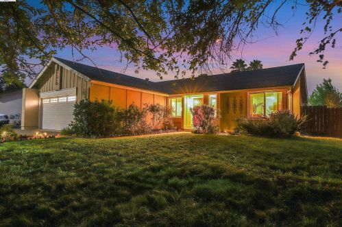 5501 Bridgeport Cir, Livermore, CA 94551-5601