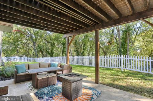 101 Shatto Dr, Carlisle PA  17013-2120 exterior