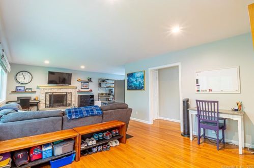 13 Foxcroft Rd, Niantic CT  06357-1415 exterior