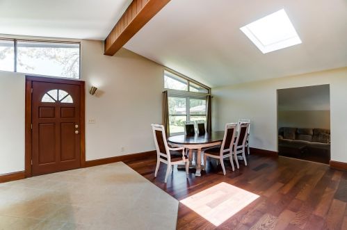 335 Oakridge Dr, Springfield, OH 45504-3917