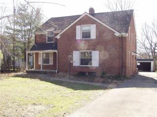 2910 Warrensville Center Rd, Cleveland OH  44122-2618 exterior