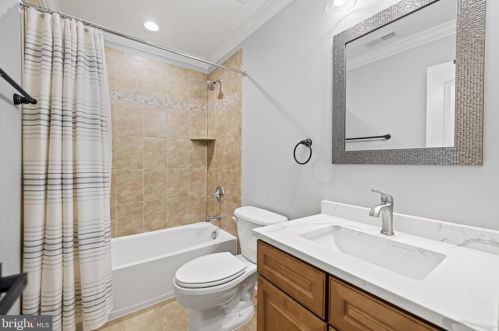 19308 Bothwell Ct, Triangle VA  22172-2341 exterior
