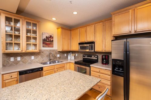 15587 Dwellers Way, Saint Paul, MN 55124-7833