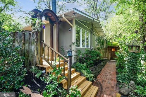612 Austin Ln, Herndon, VA 20170-5101