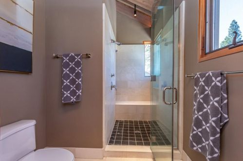 1721 Grouse Rdg, Truckee CA  96161-4033 exterior
