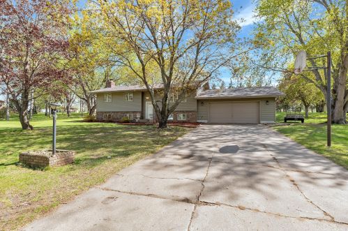 1425 30th St, Saint Cloud, MN 56304-9503