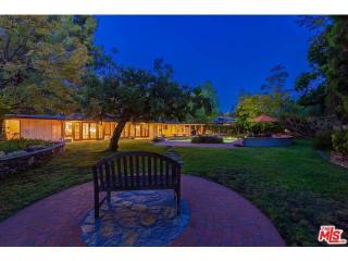 4101 Hayvenhurst Ave, Van Nuys, CA 91436-3851