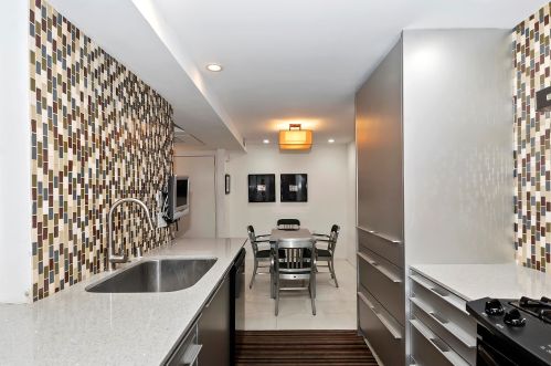 1552 Camino Real, Palm Springs, CA 92264-8875