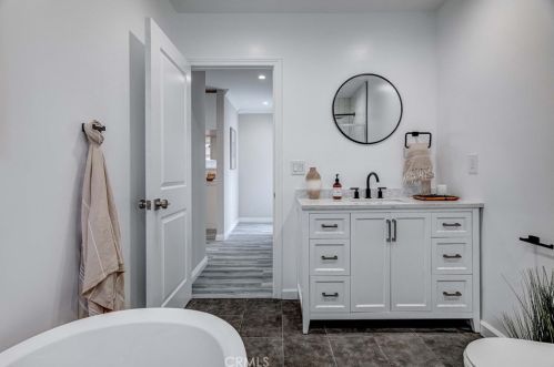 13226 Jefferson Ave, Hawthorne CA  90250-5927 exterior