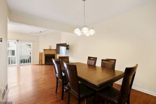 2305 Park Pl, Springfield, NJ 07081-3528