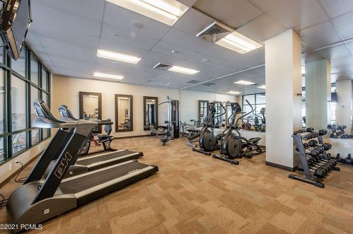 1476 Newpark Blvd, Park City UT  84098-7980 exterior