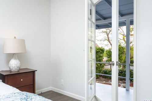 5124 Ln Crescenta Ave, Glendale CA 91214-2117 exterior