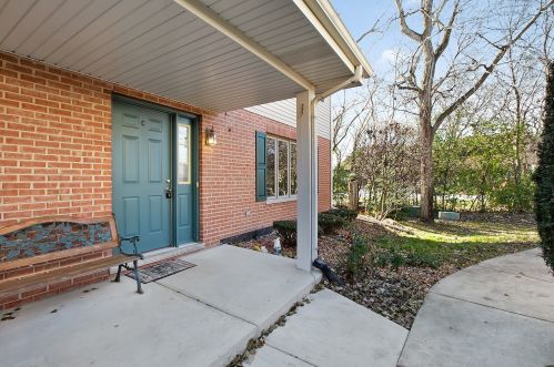 11106 Cove Cir, Palos Hills, IL 60465-3167