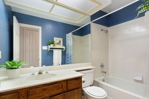 3904 Beaconsdale Dr, Austin TX  78727-2956 exterior