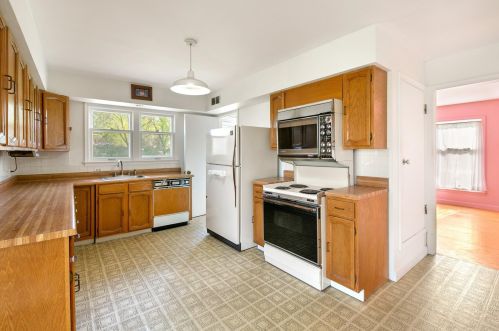 448 Westwood Dr, Minneapolis MN  55422-5272 exterior