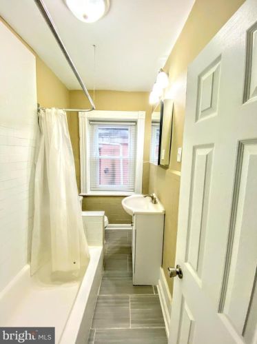 619 Chelten Ave, Philadelphia PA 19126-3825 exterior