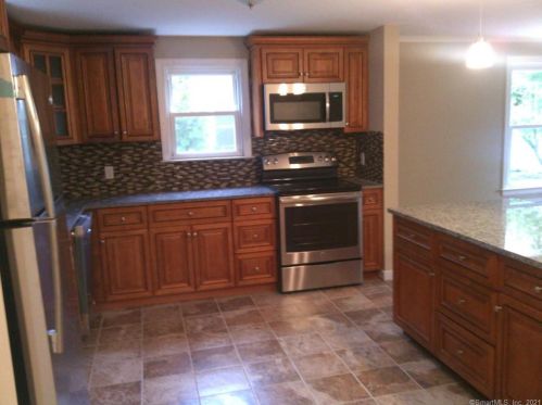 53 Schuyler Ave, Middletown, CT 06457-4328