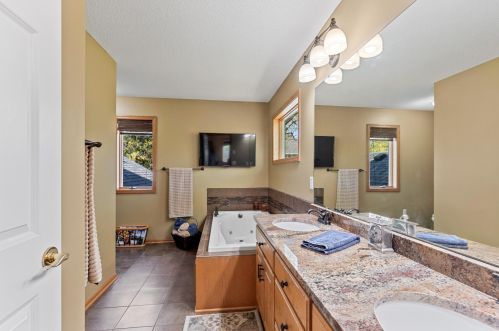 2225 Estates Dr, Saint Paul MN  55122-4032 exterior