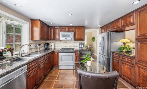 6270 Woodsboro Ave, Anaheim CA  92807-2347 exterior