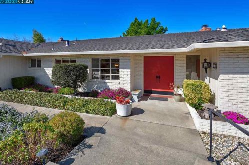 17 Donald Dr, Orinda, CA 94563-3646