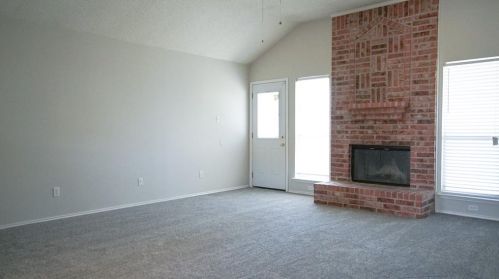 7560 Ashcroft Cir, Fort Worth TX  76120-2480 exterior