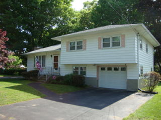 45 Hayes Dr, Milford, CT 06460-4132