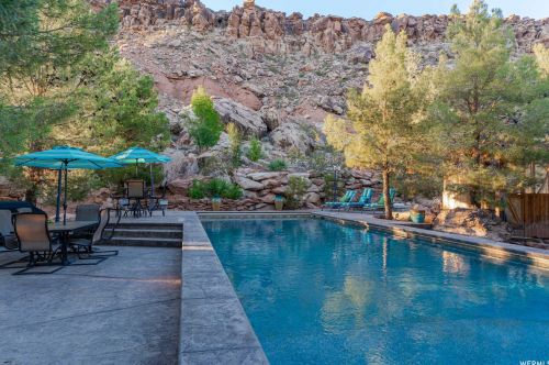 2238 1950, Saint George UT 84790-6237 exterior