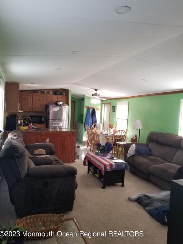 73 Ellie St, Hazlet, NJ 07730-1554