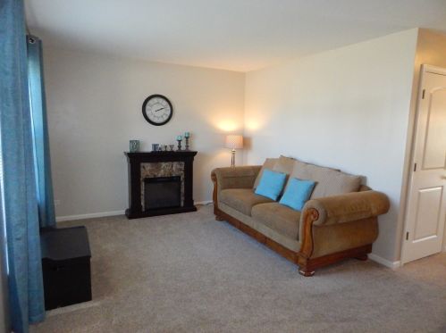 1461 Padre Island Ln, Pingree Grove, IL 60140-2022