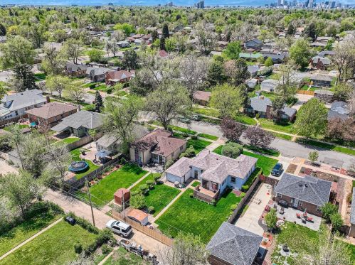 2660 Holly St, Denver CO  80207-3230 exterior