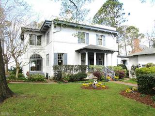 5326 Edgewater Dr, Norfolk, VA 23508-1324