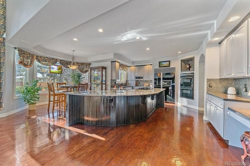 51 Cherry Hl Farm Dr, Englewood CO 80113-7169 exterior