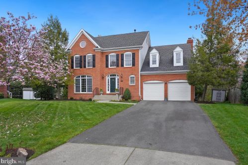 13002 Cockerill Ct, Herndon, VA 20171-2942