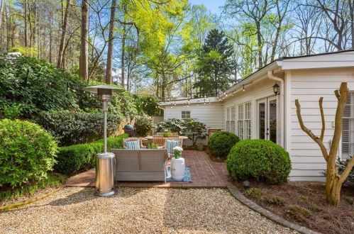 4045 Arden Way, Atlanta GA  30342-3954 exterior