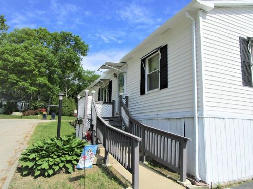 4 Five Elms Cir, Coventry, RI 02816-6901
