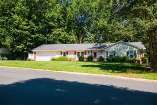 402 Longstreet Dr, Greer, SC 29650-3825