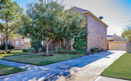 2209 Palm Bay Cir, Taylor Lake Village, TX 77586-3939